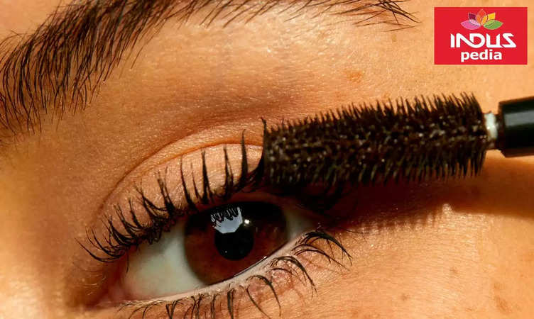 Daily Mascara: The Pros and Cons for Your Lashes